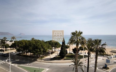 Nice and spacious apartment in the port of Altea with beautiful views.
